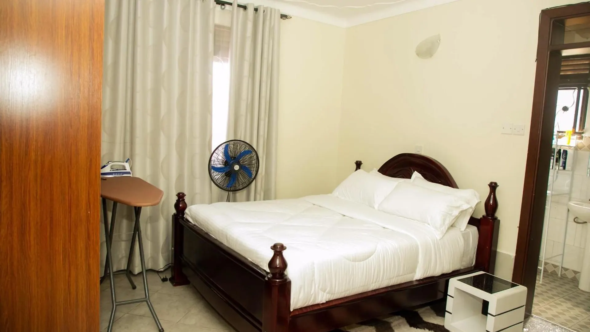 Ie Luxury Apartments Кампала Отель типа 